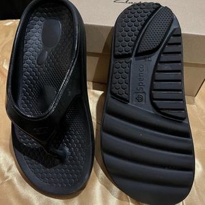 Clark flip flop brand new